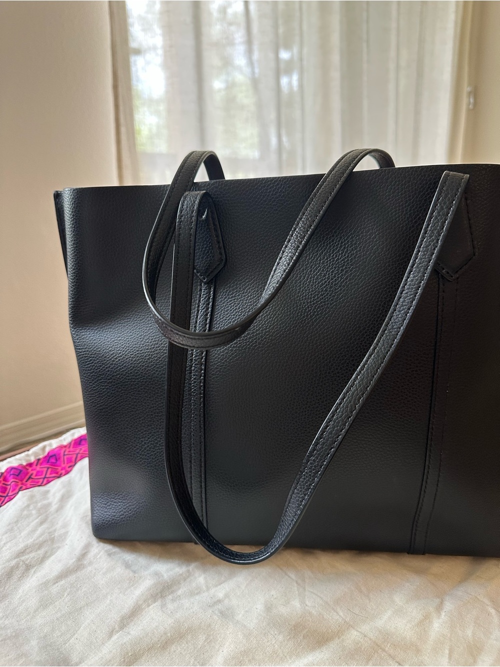 Tory Burch Perry Large Leather Tote | Excellent Condition | Work Laptop Bag - Picture 5 of 12
